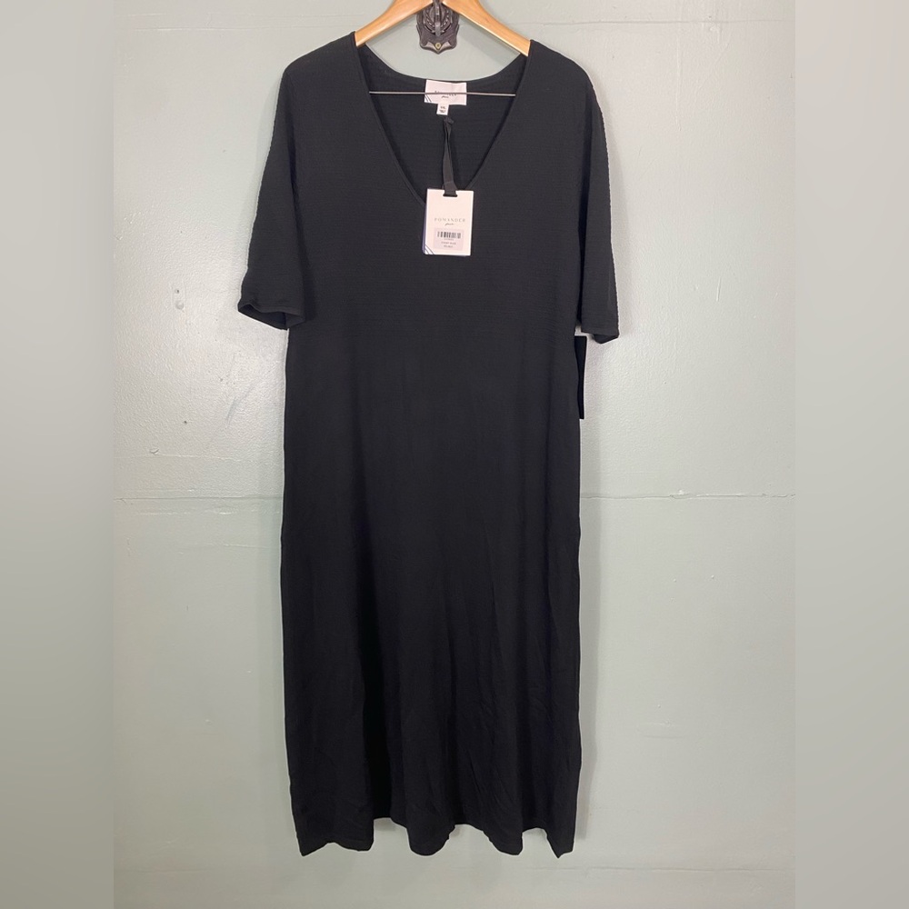 Pomander Place Black Maxi V‎ Neck Short Sleeve Dress